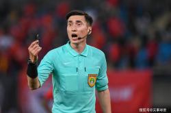 开云官网-国际足球赛事中中国球员身姿矫健令人震撼