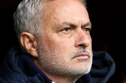 开云体育登录-南安普顿客场逆转，穆里尼奥执教首败