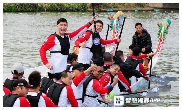 精彩比赛掀起热潮，球员拼至最后