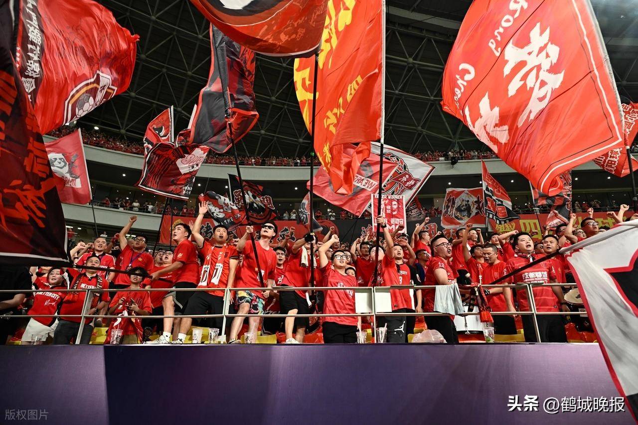 亚冠小组赛上港战力中超，需要全队齐心协力的简单介绍