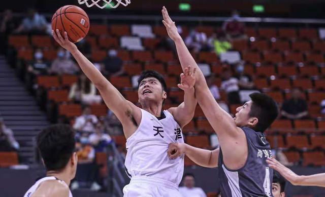 包含重庆队迎来大胜，成功拿下对手的词条