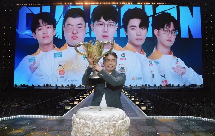 战队再次展现实力，逆转获胜