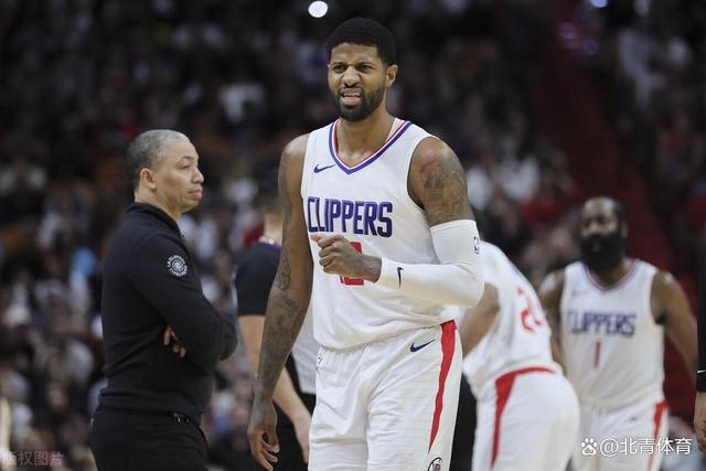 包含快船客场力克热火，成功取胜的词条