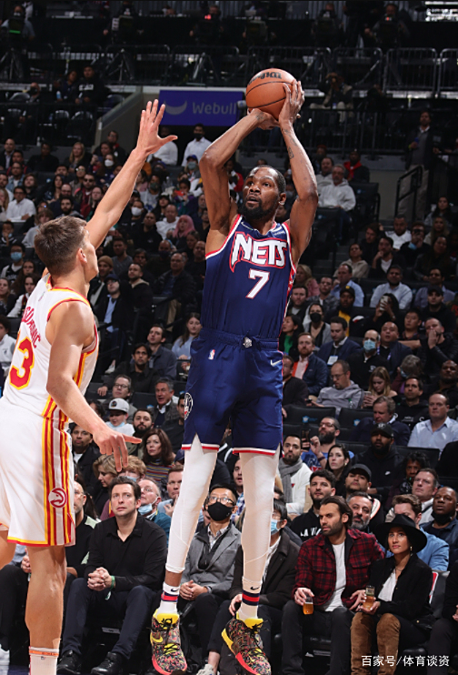 篮网主场逆转击败老鹰，厄文关键时刻发威