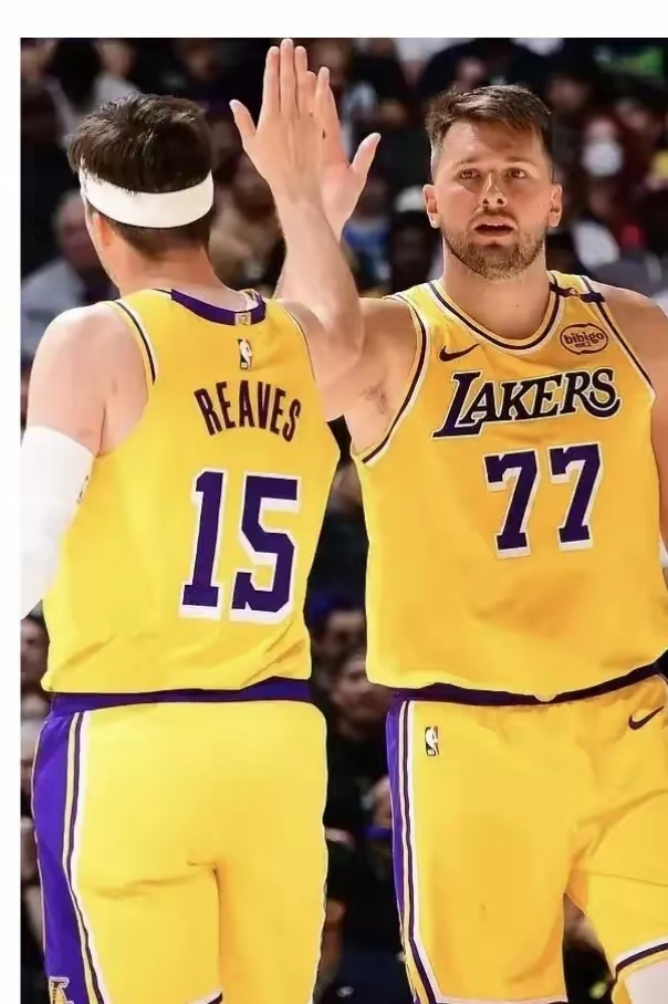 湖人客场力克魔术，取得六连胜