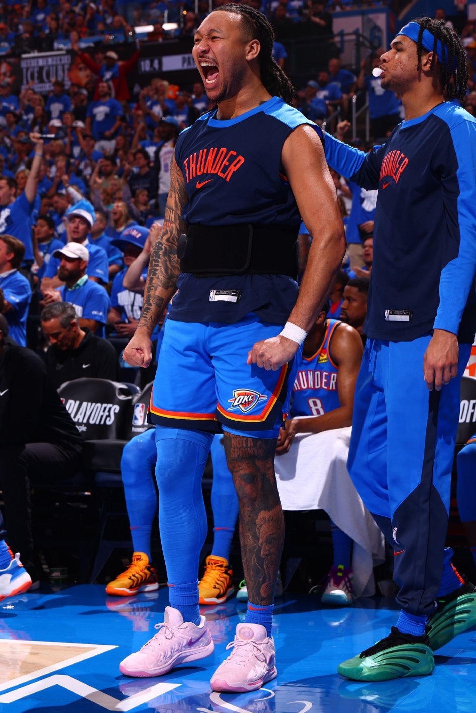 雷霆主场大胜国王,继续领先西部 雷霆主场大胜国王,继续领先西部